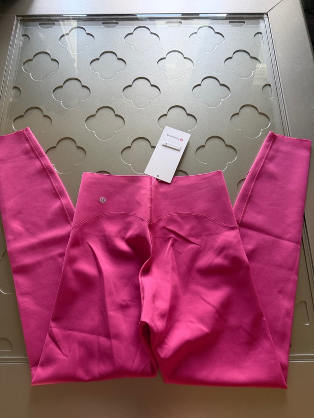 🆕 LULULEMON Glow Up™ Super High-Rise Tight 28” Raspberry Coulis Size 8 NWT - Picture 10 of 15